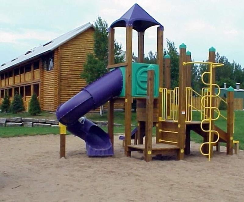 Drummond Island Resort image 1