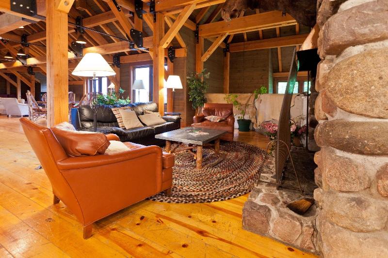 Drummond Island Resort image