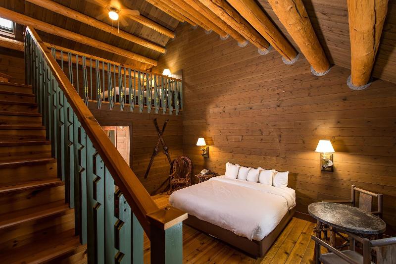 Drummond Island Resort image