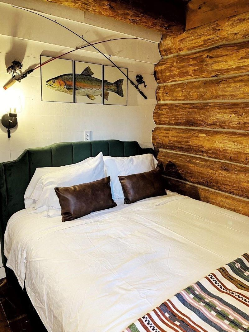 Drummond Island Resort image
