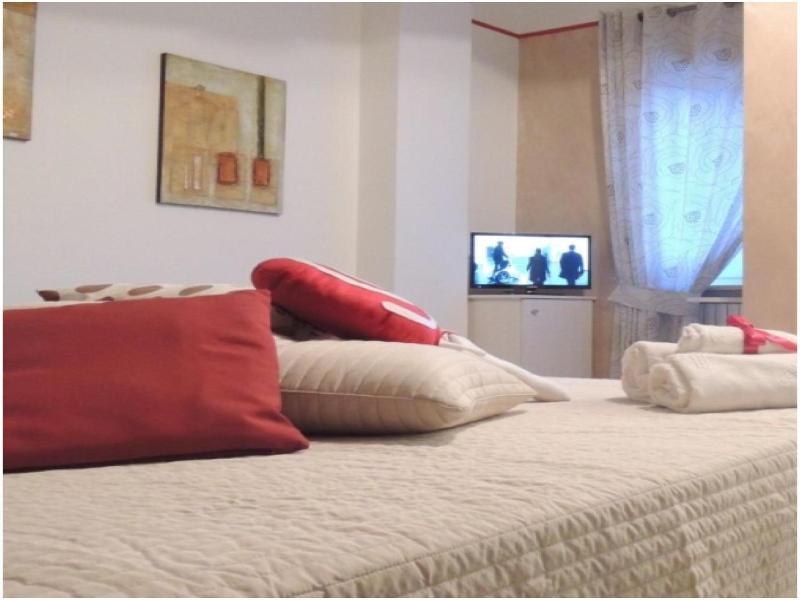 B&B Melanella image