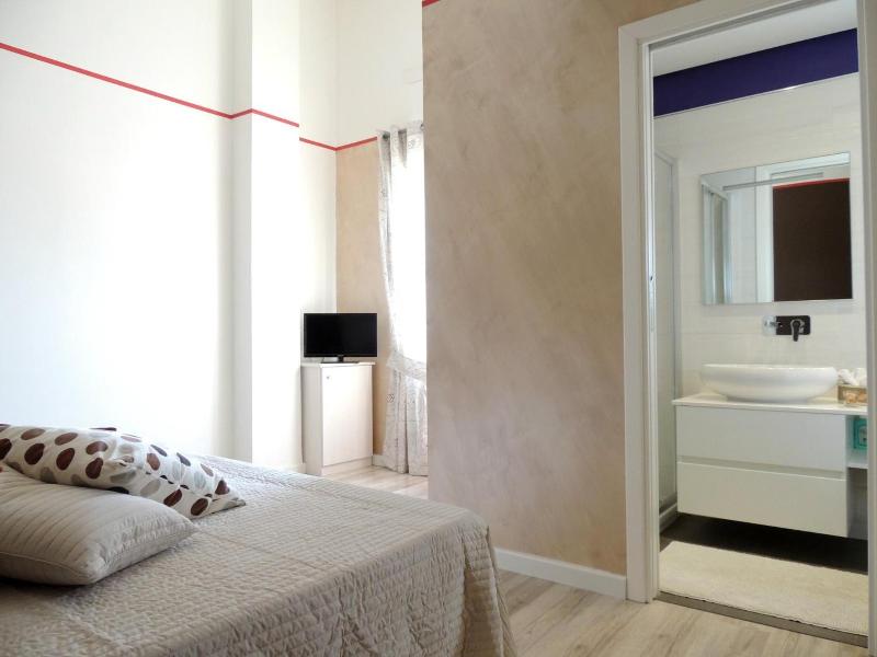 B&B Melanella image