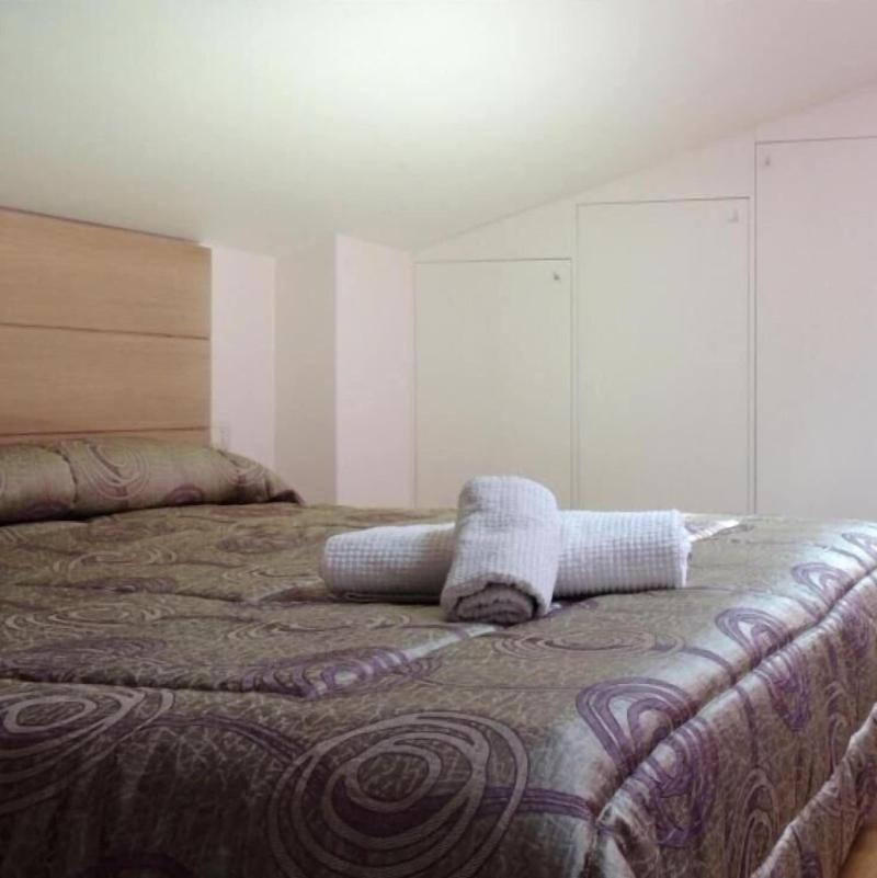 B&B Melanella image