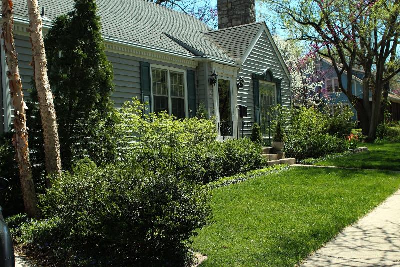Moore House Bed And Breakfast image