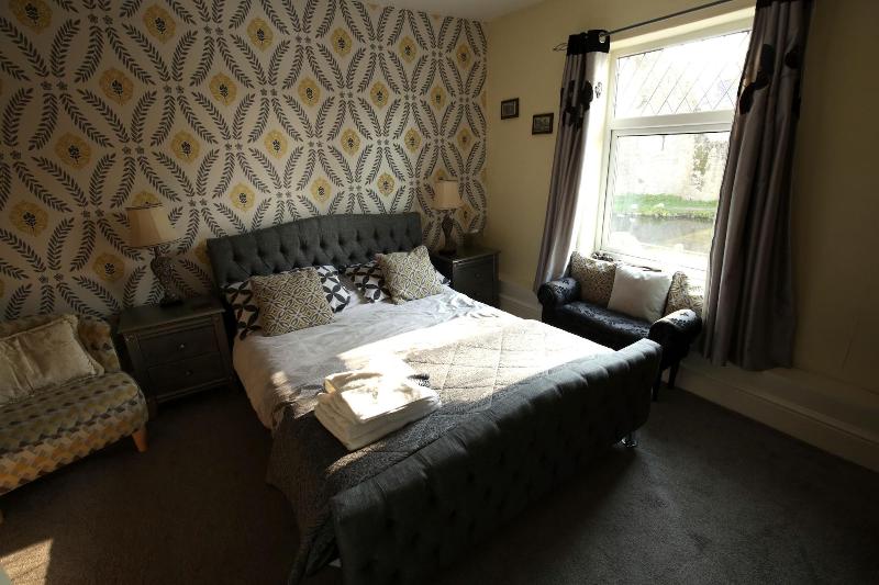 Fitzwarine House image
