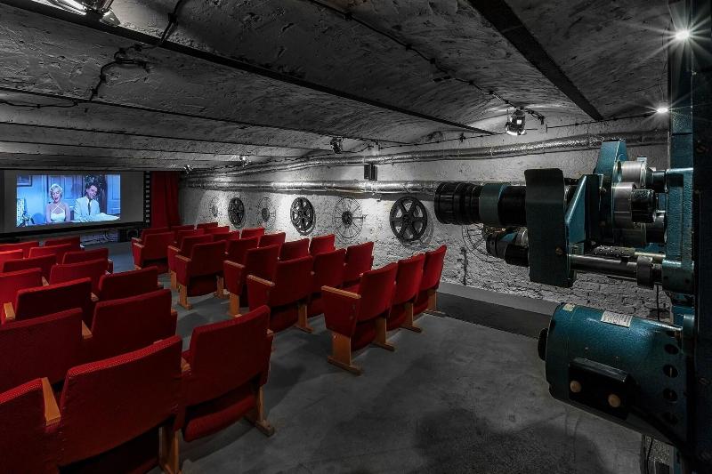 Stare Kino- Cinema Residence