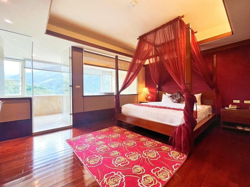 Hotel Tilun Dongpu Spa image