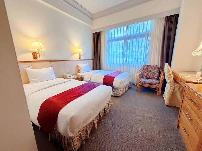 Hotel Tilun Dongpu Spa image