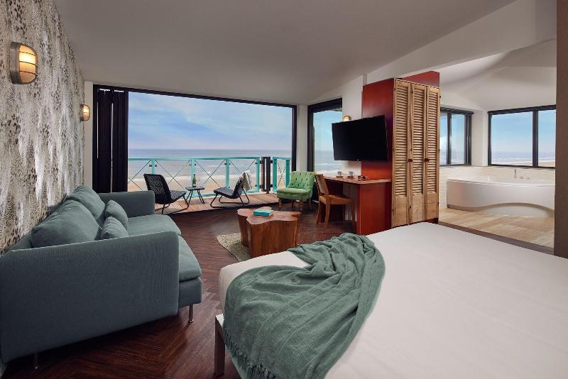 Beachhouse Hotel image