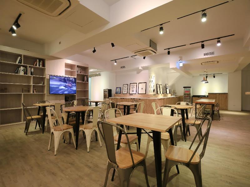 Flyinn Hostel image