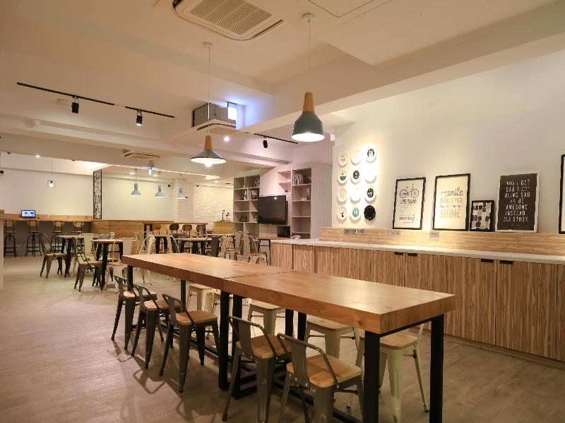 Flyinn Hostel image