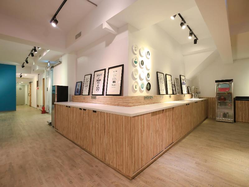 Flyinn Hostel image