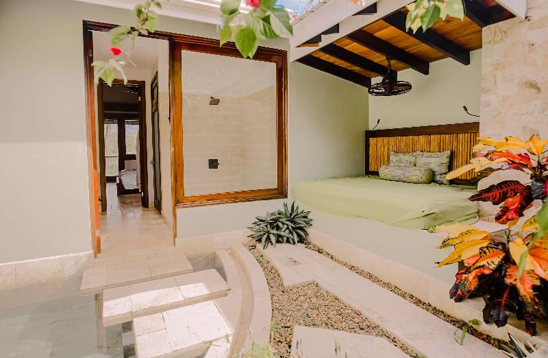 Sleeping Giant Rainforest Lodge image
