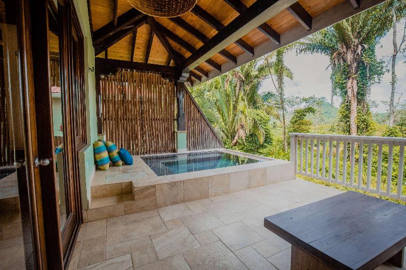 Sleeping Giant Rainforest Lodge image