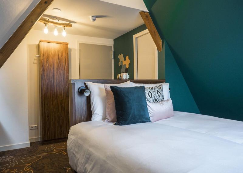 Linden Hotel image