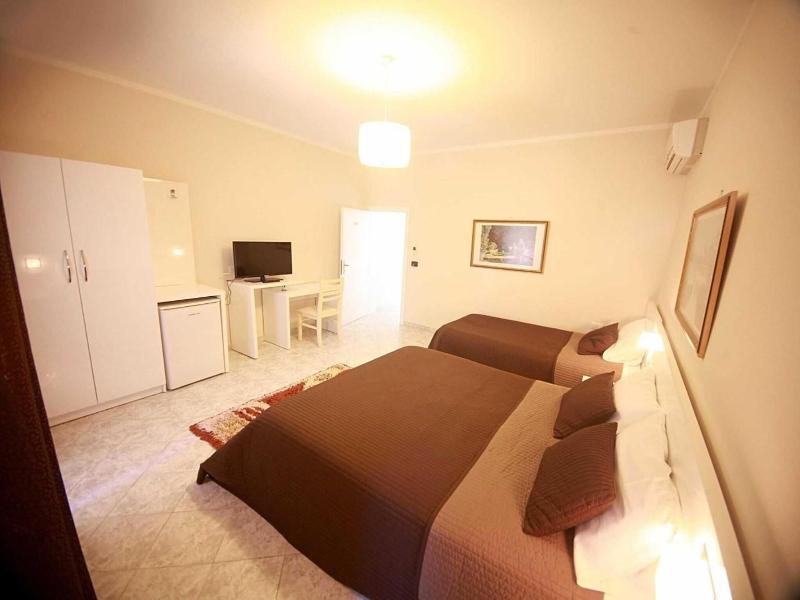 Hotel Nika image