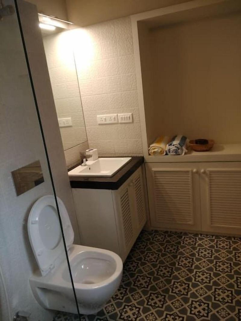 5/4 - Calcutta's freshest BnB image