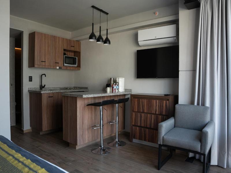 Hotel Block Suites image