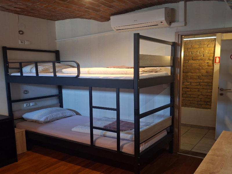 Palmers Lodge Hostel image
