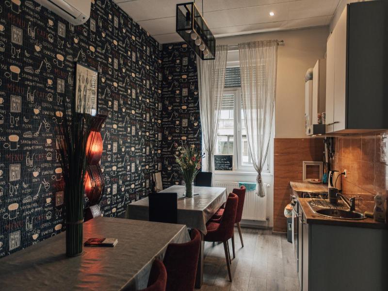 Palmers Lodge Hostel image