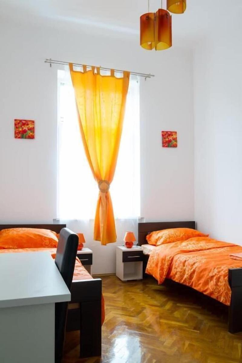 Palmers Lodge Hostel image