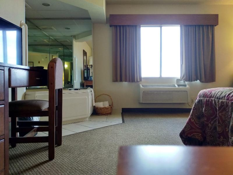 Madelia Hotel & Suites image