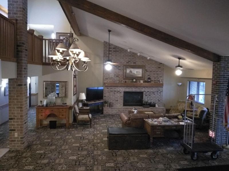 Madelia Hotel & Suites image