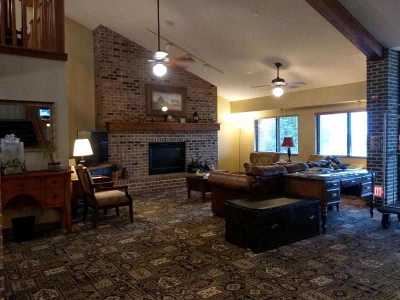 Madelia Hotel & Suites image