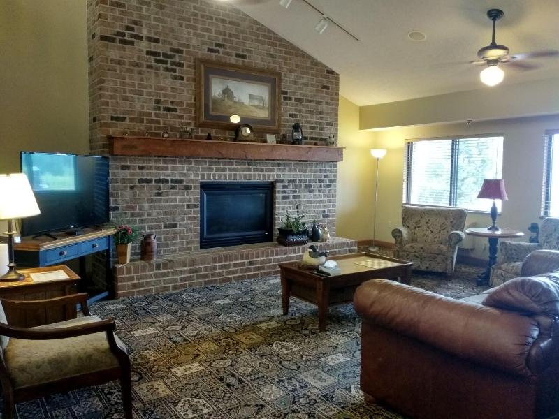 Madelia Hotel & Suites image