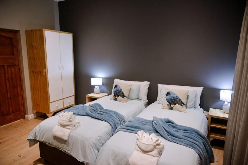 Two Fat Owls Guesthouse image