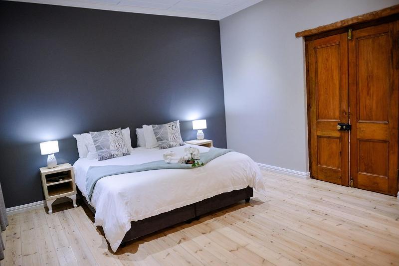 Two Fat Owls Guesthouse image