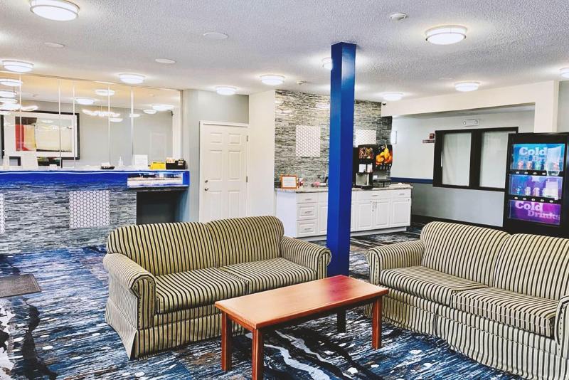 Sky-Palace Inn & Suites Northfield image