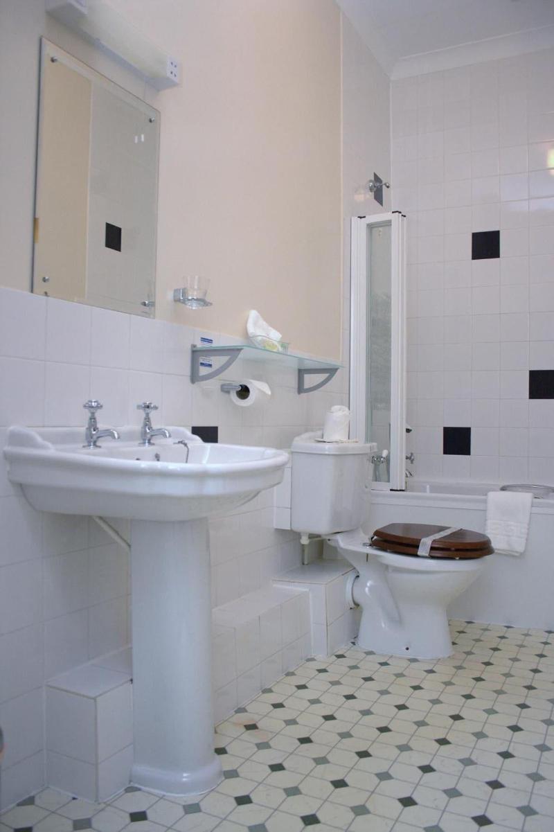 Bowood Park Hotel image