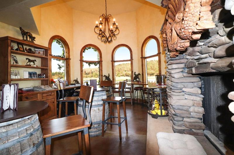 Mccully House Inn