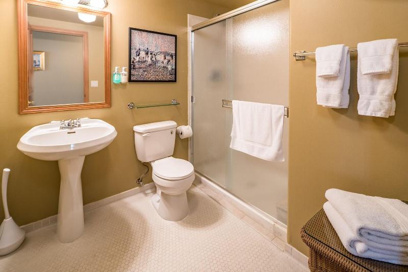 Camano Island Inn image