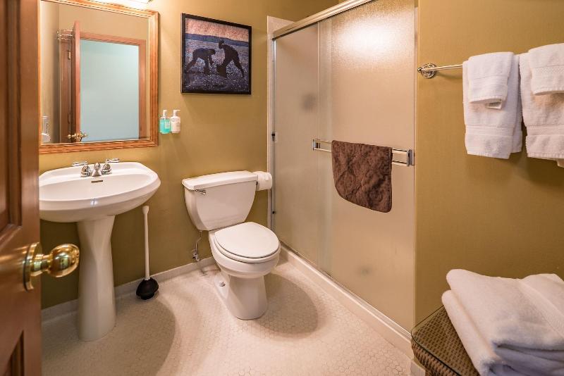 Camano Island Inn image