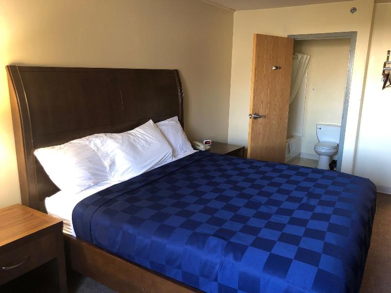 Simple Rewards Inn Shelbina image