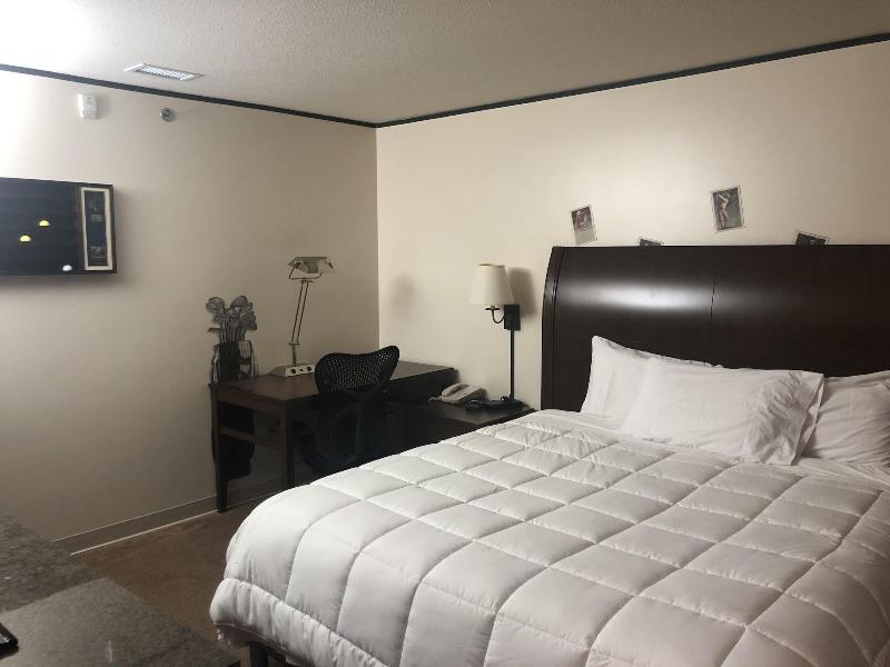 Simple Rewards Inn Shelbina image 7