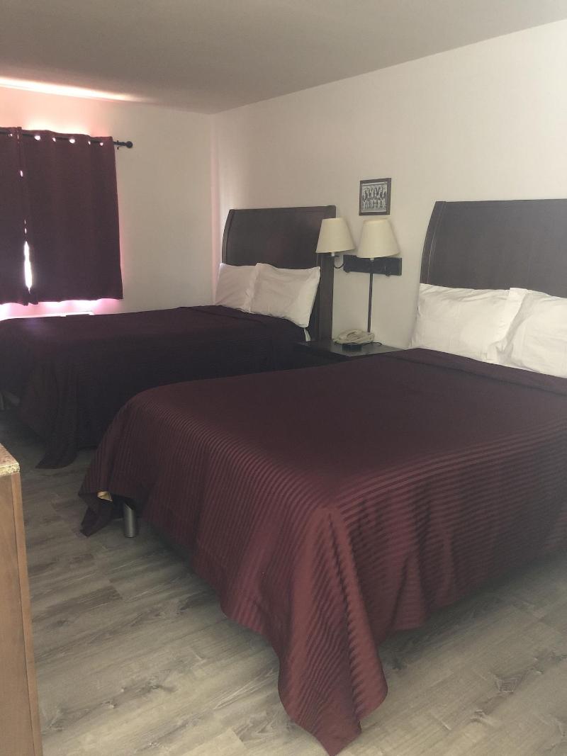 Simple Rewards Inn Shelbina image 6