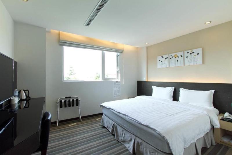 Haifu Hotel & Suites image
