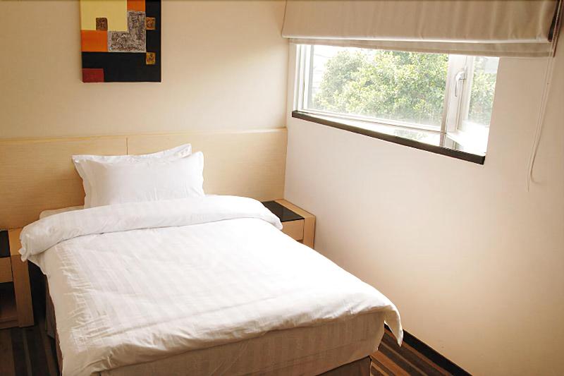 Haifu Hotel & Suites image