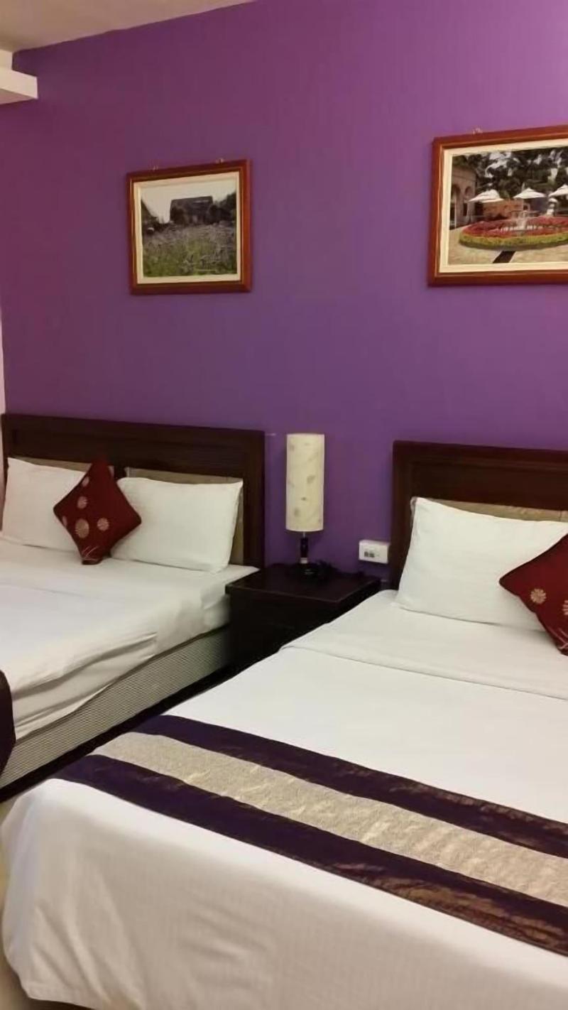 Crescent Bay Inn image