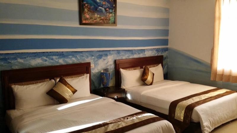 Crescent Bay Inn image