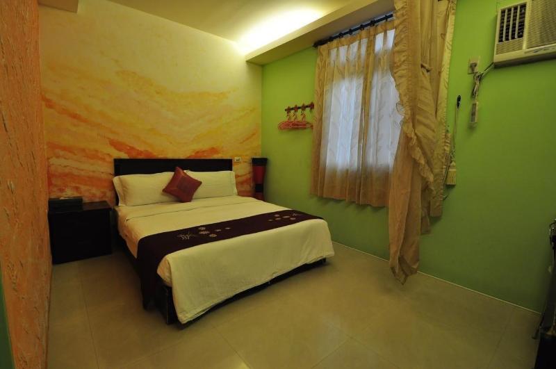 Crescent Bay Inn image