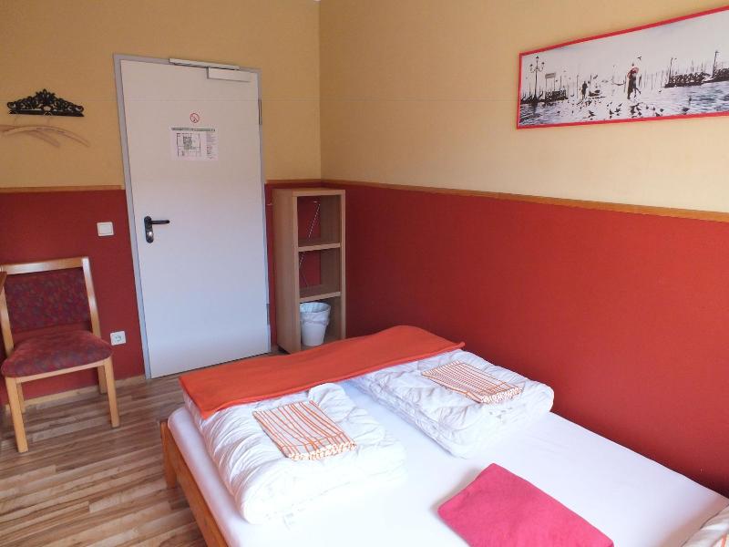 Max Hostel image