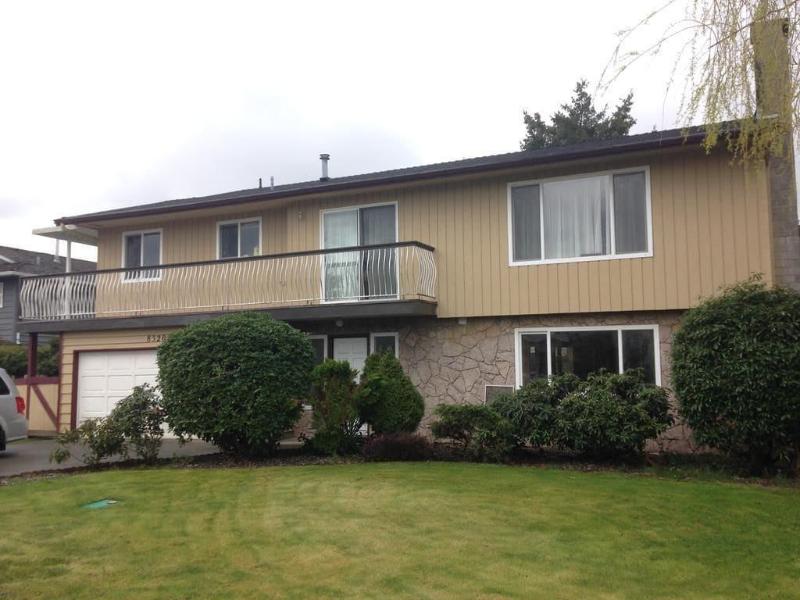 YVR Vickie's Bed and Breakfast image