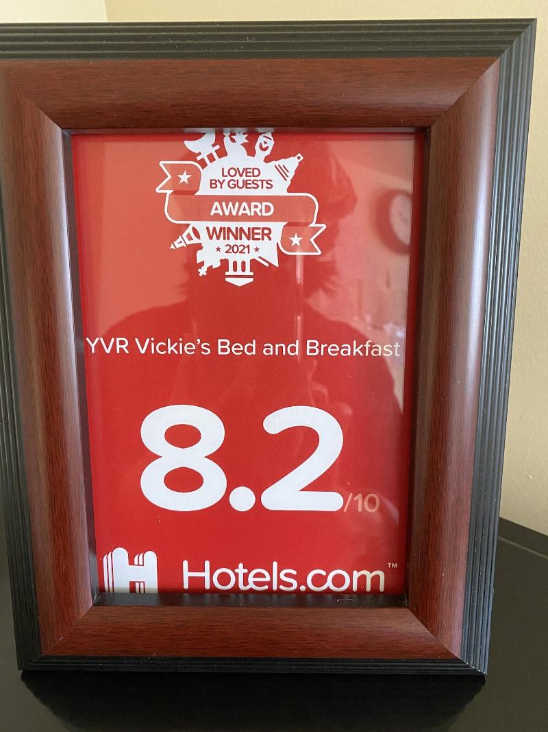 YVR Vickie's Bed and Breakfast image