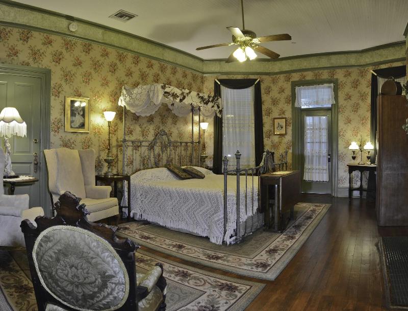Mcfarlin House Bed And Breakfast