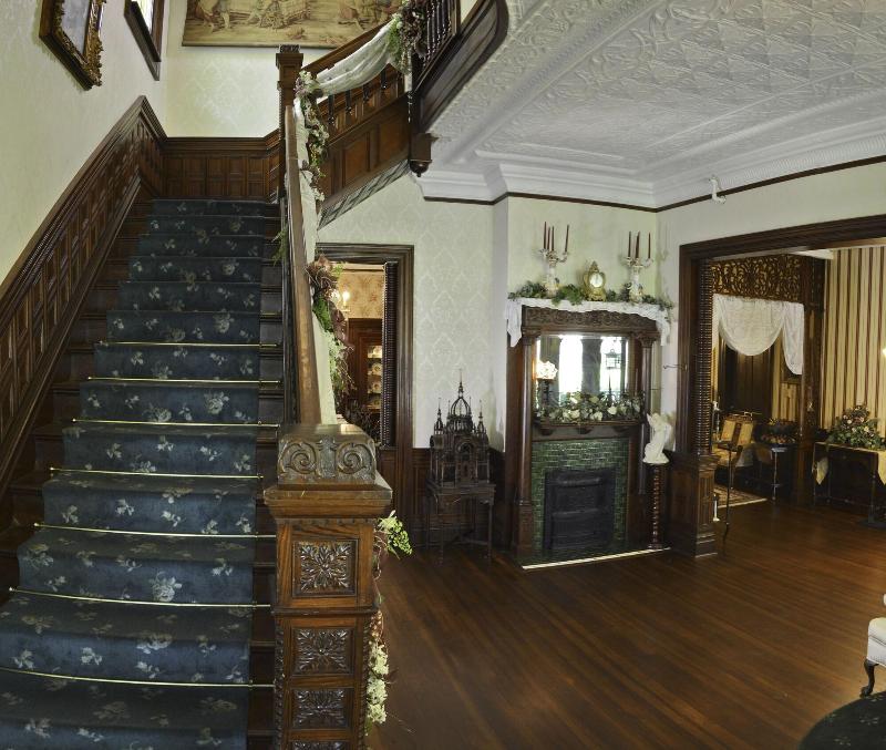 Mcfarlin House Bed And Breakfast