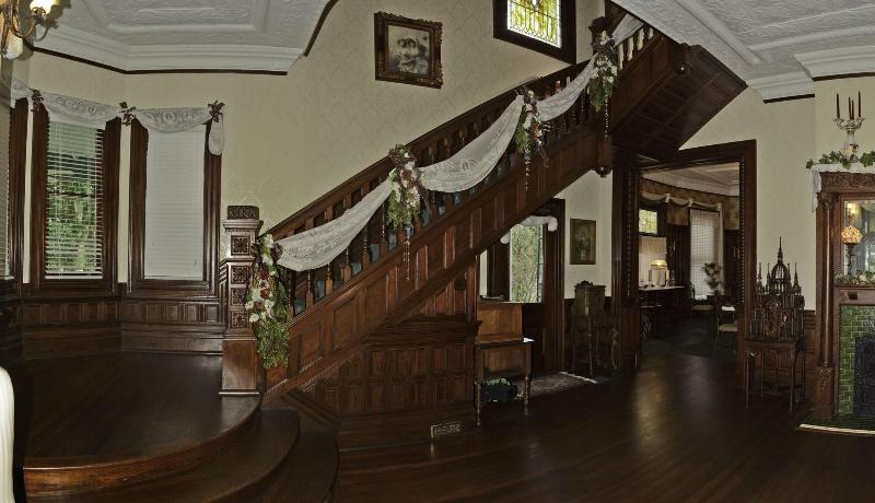 Mcfarlin House Bed And Breakfast